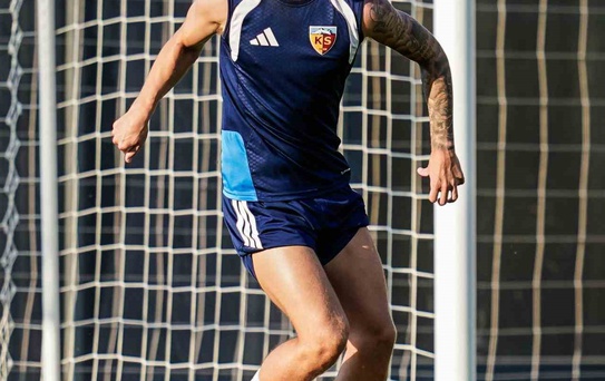 Kayserispor'da yeni sezon öncesi kadrodaki 20 futbolcu takımdan ayrıldı