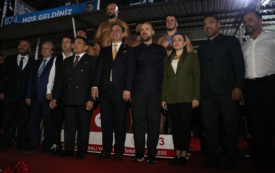 Orhan Okulu, 674. Tarihi Elmalı Yağlı Güreşleri'nde 7. kez başpehlivan oldu