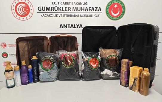 Antalya'da hava girişinde iki valizde 18 kilo uyuşturucu ele geçirildi
