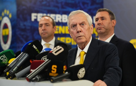 Aziz Yıldırım, VAR uyuyor ve hakemler yeteneksiz diyerek hakemleri sert şekilde eleştirdi