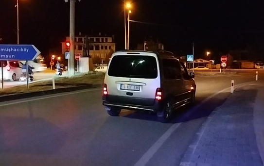 Çorum Osmancık'ta otomobil ile motosiklet çarpıştı, 2'si çocuk 3 kişi yaralandı
