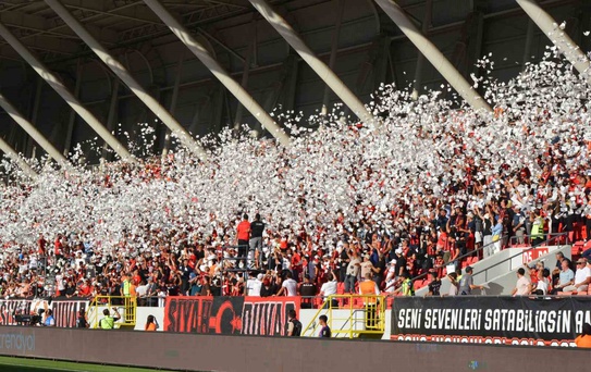 ÇorumFK, Eyüpspor karşısında ilk yarıyı 2-0 önde tamamladı