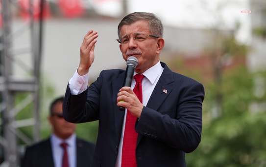 Davutoğlu, Cumhurbaşkanına hakaret soruşturmasında ifade verdi