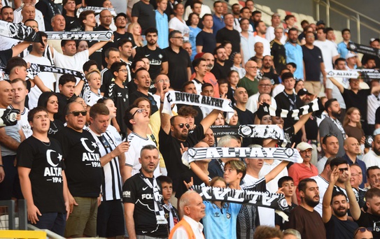 Altay'da gençler ilk sınavında alkış topladı ve 1-1 berabere kaldı