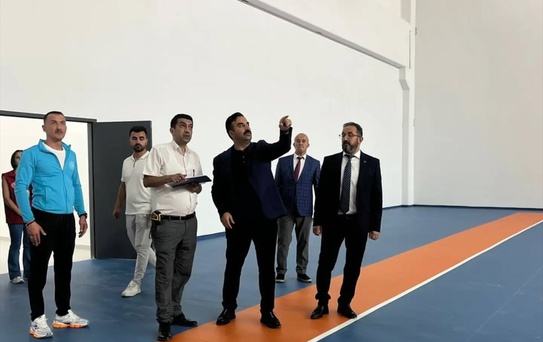 Ankara Beypazarı'nda 1000 seyircili spor salonu geçici kabul aşamasında incelendi