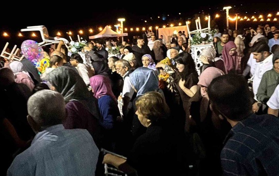 Bartın Ulus'ta ani bastıran yağış düğünü takılar takılamadan dağıttı