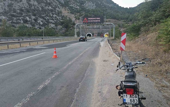 Bilecik'te motosikletin hakimiyetini kaybeden sürücü yaralandı, hastaneye kaldırıldı