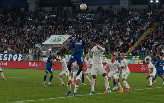 Süper Lig'de Çaykur Rizespor evinde Alanyaspor'a 1-0 mağlup oldu
