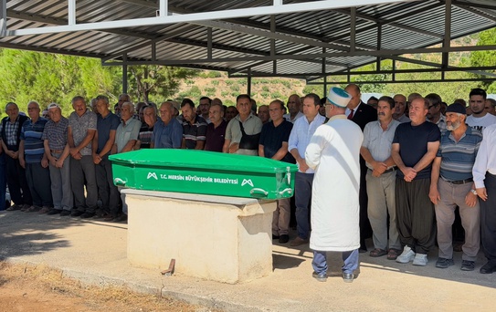 Girne açıklarında alabora olan gemide ölen Şerif Özdemir, Silifke'de toprağa verildi
