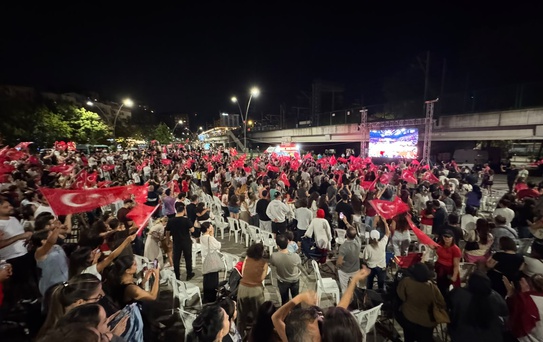 Filenin Sultanları'ndan Kartal'da coşkulu şampiyonluk kutlaması