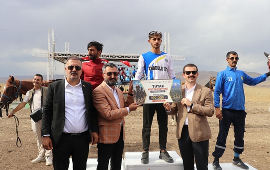 Tutak'ta Geleneksel Kültür Festivali'nde yöresel zenginlikler tanıtıldı
