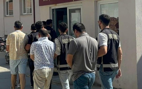 Datça açıklarında Rus bayraklı teknedeki 9 FETÖ şüphelisi yurt dışına kaçarken yakalandı