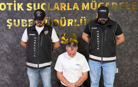 Interpol kırmızı bültenle arıyordu! Suç makinesi Türkiye'de yakalandı