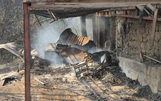 Adana Kozan'daki orman yangınında 6 ev kül oldu, hasar havadan görüntülendi