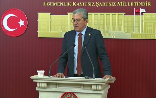 Gökhan Günaydın: 'Siyasi olmasaydı, 4 bin sayfalık iddianame ile İmamoğlu yargılanırken Gökçek sakız çiğneyerek etrafta dolaşır mıydı?'
