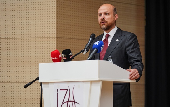 75 Günde Hafızlık Programını bitiren 40 kız öğrenci İstanbul'da belgelerini aldı