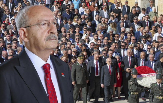 Kılıçdaroğlu Anıtkabir'de! Yanında üç büyükşehir belediye başkanı vardı
