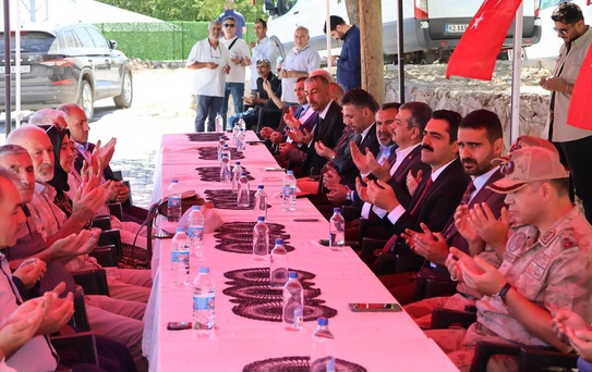Tunceli'de 32 yıl önce teröristlerce şehit edilen 13 sivil anıldı