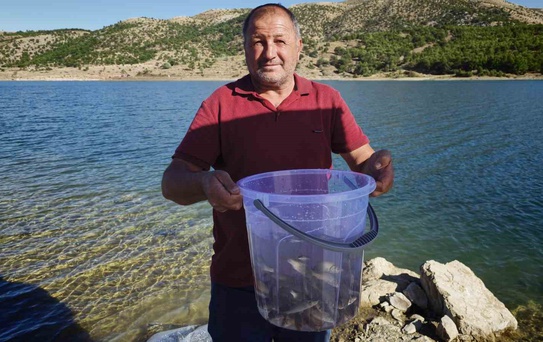 Konya Bozkır'da baraj ve gölete 122 bin yavru balık bırakıldı