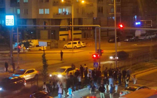 Batman'da TPAO Bulvarı'nda iki araç çarpıştı, 4 kişi yaralandı