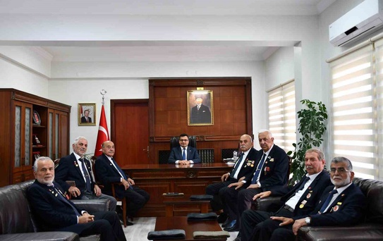 Alaplı'da Kıbrıs Gazileri, Gaziler Günü öncesinde Kaymakam Köksal'ı ziyaret etti
