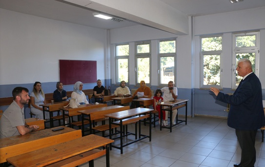 Of'ta öğretmenler yeni eğitim yılı öncesi zümre toplantısında buluştu