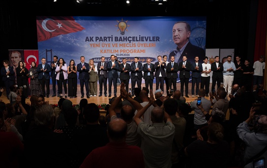 Bahçelievler'de CHP'li 3 meclis üyesi AK Parti'ye geçti