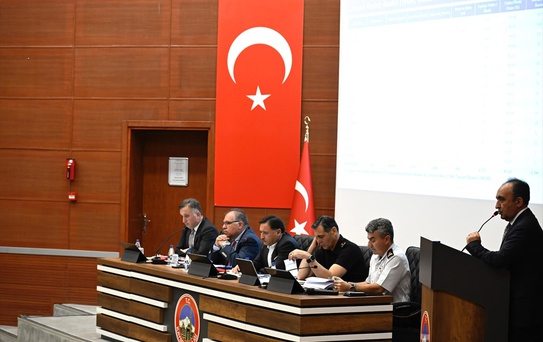 Kayseri'de okul güvenliği toplantısı yapıldı, Vali Çiçek tedbirlerin alındığını açıkladı