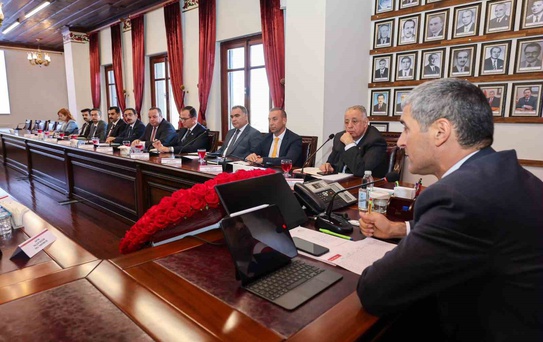Afyonkarahisar Valisi Aktaş'tan kaymakamlara hız ve koordinasyon talimatı