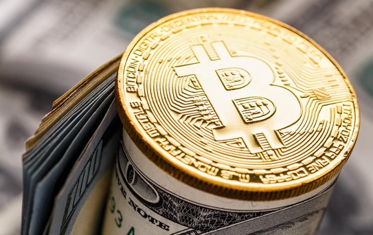 Bitcoin üç güçlü verinin baskısı altında