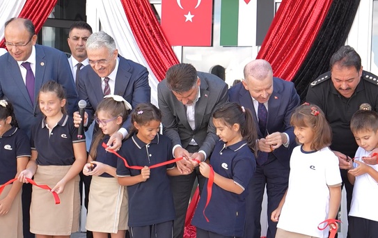 Bursa'da yeni eğitim yılı Filistinli öğrencinin duygusal konuşmasıyla başladı