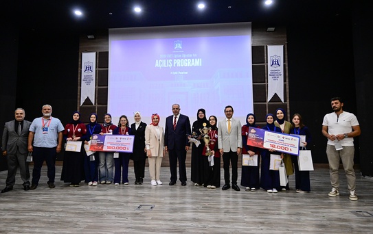 Kadıköy'deki imam hatip lisesinde açılış dersini MSÜ Rektörü Afyoncu verdi