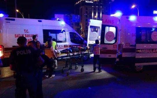 Malatya-Ankara kara yolunda iki araç çarpıştı, ters dönen araçta 1'i çocuk 2 yaralı