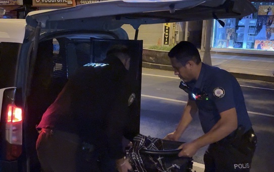 Kayseri'de tramvayı kaçıran anne ve engelli oğlunu polis evine bıraktı