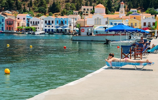 Türkiye'nin hemen dibinde! Meis Adası'nda 1 yıl kalana 280 bin TL verilecek