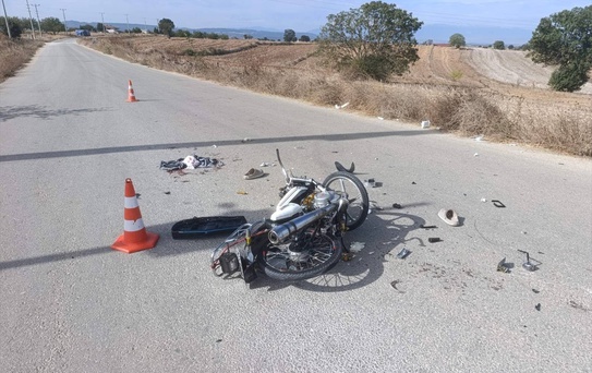 Bilecik'te motosiklet hafif ticari araca çarptı, 16 yaşındaki sürücü yaralandı