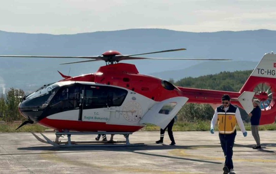 Bolu'da fenalaşan 17 yaşındaki genç, ambulans helikopterle Antalya'ya sevk edildi