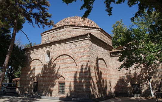 Bursa'nın fethine uzanan yol kuruluş döneminin tarihi izlerini taşıyor