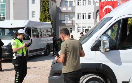Eskişehir'de 46 okul servis aracı denetimden geçirildi
