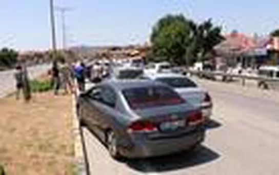 2 otomobilin çarpışması sonucu 3 kişi yaralandı