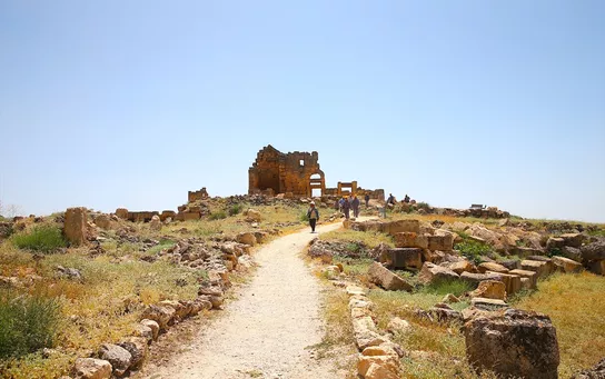 Zerzevan Kalesi'nde Mithras Tapınağı'nda konaklama alanı bulundu