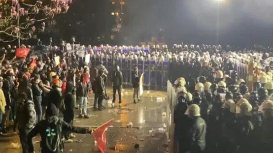 Saraçhane protestolarında tutuklanan 14 öğrenciye tahliye