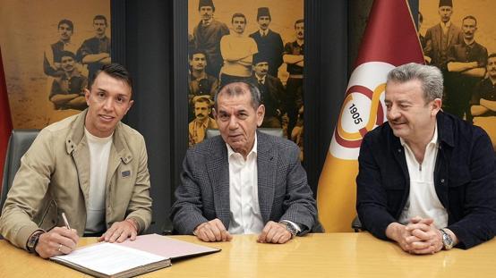Galatasarayda Muslera ile sürpriz imza