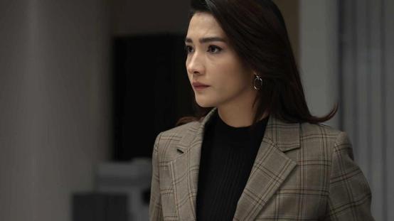 Aybüke Pusatın sevgilisiyle tatil pozları! Yeni imajı dikkat çekti