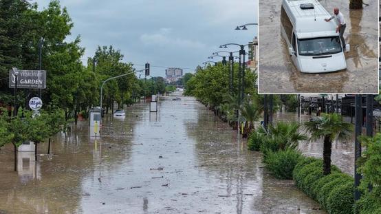 Trabzonda sağanak hayatı olumsuz etkiledi