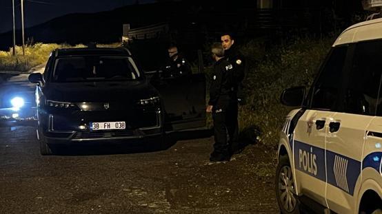 3 kişiyi sokakta tüfekle vurdu
