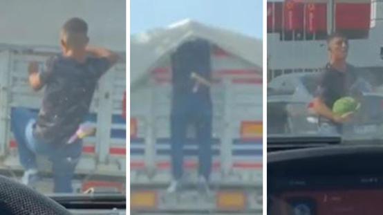 Kırmızı ışıkta duran kamyondan karpuz çaldı