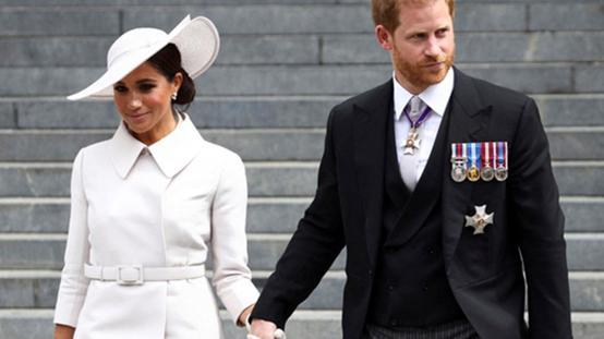 Prens Harry, annesi Prenses Diananın soyadını almak istiyor