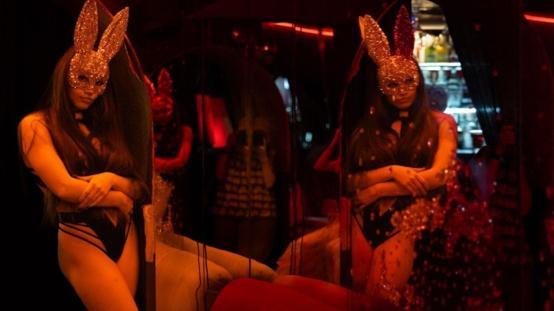 Ukraynada bombalara rağmen açık kalan dans kulübünün hikayesi