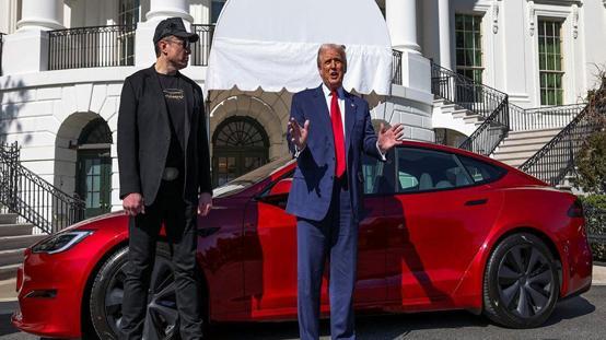 Trump ile Musk arasındaki gerilim Tesla hisselerini yüzde 10un üzerinde düşürdü
